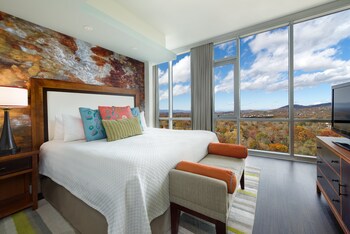 Suite, 2 Bedrooms | Hypo-allergenic bedding, in-room safe, desk, laptop workspace