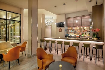 Breakfast, lunch and dinner served