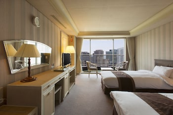 Standard Twin Room | Hypo-allergenic bedding available, minibar, blackout drapes