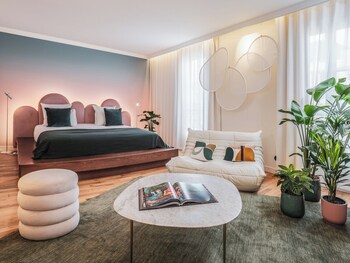 Habitación superior | Baño | Amenidades de baño gratuitas, secadora de cabello, toallas, jabón