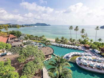 2 間餐廳;供應早餐、午餐、晚餐;多國菜