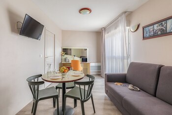 Studio | Skrivebord, lydisolert, strykejern/-brett og wi-fi (inkludert)