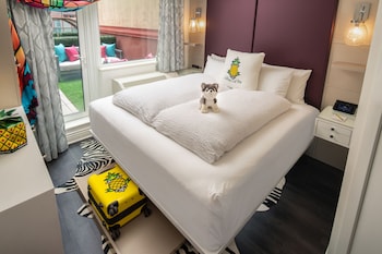 1 habitación, ropa de cama de alta calidad, edredón y cortinas blackout