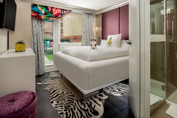 Ylelliset vuodevaatteet, untuvapeitot, pimennysverhot, ilmainen Wi-Fi