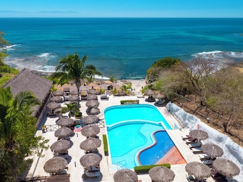 3 outdoor pools, pool umbrellas, sun loungers