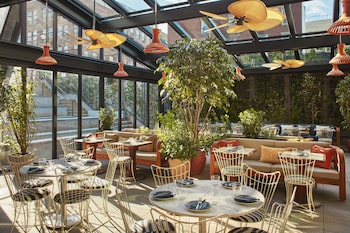 3 restaurants; breakfast, lunch, dinner, and brunch served