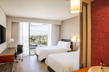 Breakfast, lunch and dinner served