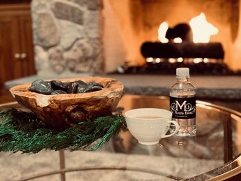 Cabaña romántica, 1 cama King size, para no fumadores, cocineta | Decoración personalizada y muebles diferentes 