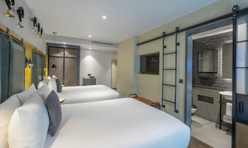 فطور كامل يوميًا بتكلفة قدرها (18 GBP للشخص)