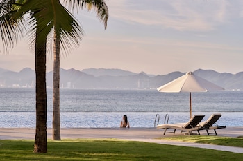 3 outdoor pools, pool umbrellas