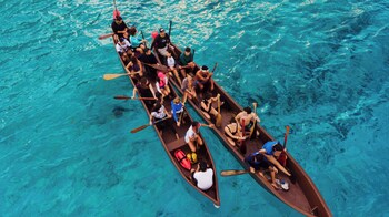 Udendørs pool, parasoller, liggestole