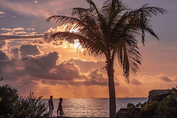 6 albercas al aire libre y camas balinesas gratuitas