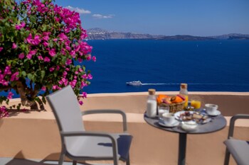 Superior Suite with Exterior hot tub & Caldera View | View from room