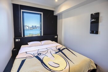 High floor ocean view Hollywood Twin room | Beach/ocean view