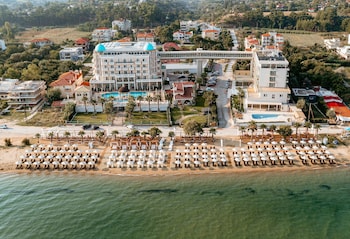Junior Suite, Sea View | In-room safe, individually decorated, individually furnished, desk