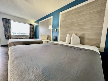 Escritorio, cortinas blackout y insonorización