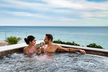 8 outdoor pools, pool umbrellas, sun loungers