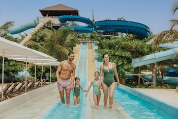 غرف معالجة الأزواج، ساونا، حوض استحمام ساخن، غرفة بخار، علاجات للجسم