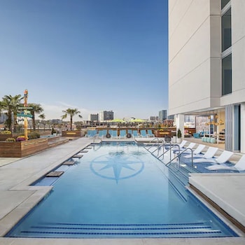 Poolside bar