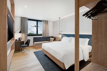 Se sirven desayunos, almuerzos y cenas (con mesas al aire libre) 