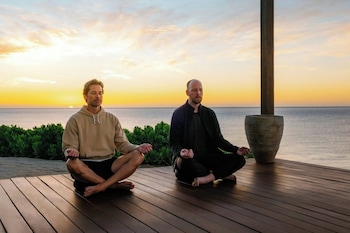 5 buitenzwembaden, zwembadcabana's (toeslag) en parasols bij het zwembad
