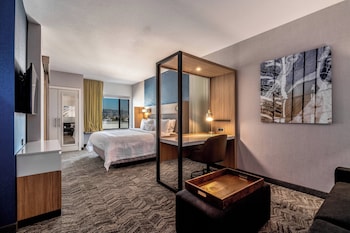 Premium bedding, desk, iron/ironing board, cribs/infant beds