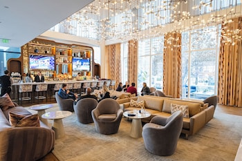 تقديم الإفطار والغداء والعشاء