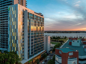 Coin salon dans le hall