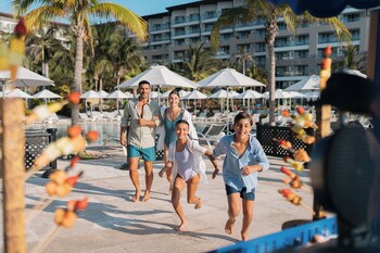 4 piscines extérieures, tentes de plage, parasols de plage