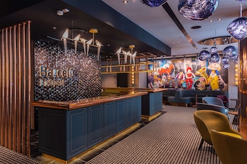 Deluxe Double or Twin Room (Deluxe) | Hypo-allergenic bedding, in-room safe, individually decorated