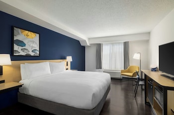 Literie de qualité, bureau, espace de travail pour ordinateurs portables