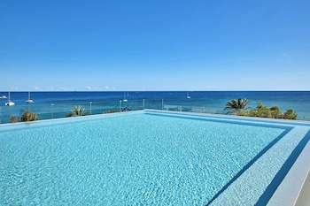 Suite, 1 trÚs grand lit, non-fumeur, vue sur la mer (Terrace) | 1 chambre, literie hypoallergénique, lit avec matelas à plateau-coussin