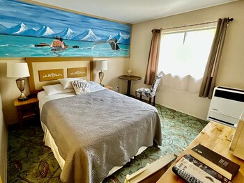 Standard Single Room | Premium bedding, desk, blackout drapes, iron/ironing board