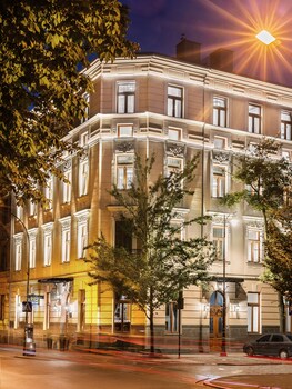 Façade de l’hébergement - soirée/nuit