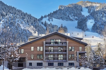 Tina de hidromasaje al aire libre