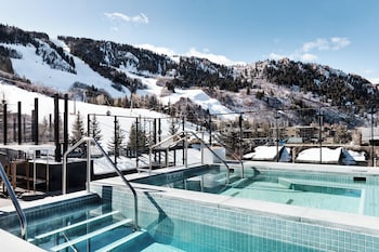 Outdoor pool, cabanas (surcharge), sun loungers