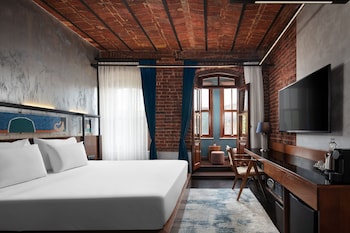 Petit déjeuner et déjeuner servis sur place, spécialités Cuisine turque