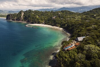 Premier Panoramic Ocean Treehouse | Exterior