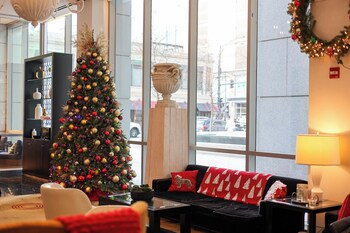 Breakfast, lunch, dinner served; American cuisine