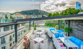 2 restaurantes; se sirven desayunos