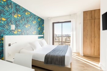 Deluxe Room | Bathroom