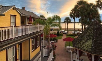 Room (6 Captain Henry) | Balcony view