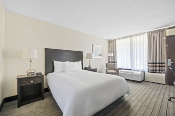 Bureau, rideaux dâobscurcissement, systĂšme dâinsonorisation