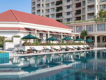 2 outdoor pools, pool umbrellas, pool loungers