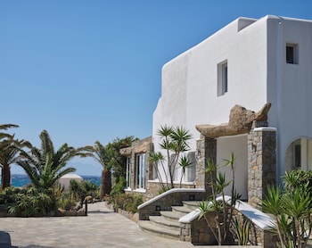 Private beach, sun loungers, beach umbrellas, beach towels