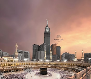 Panorama suite, 1 slaapkamer (Kaaba View) | 2 slaapkamers, luxe beddengoed, een minibar, een kluis op de kamer