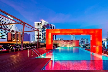 Outdoor pool, sun loungers