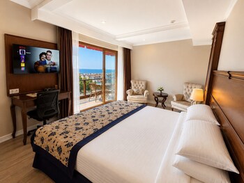 Phòng Premier, ban công, quang cảnh biển | Bộ đồ giường cao cấp, minibar, két bảo mật tại phòng, bàn