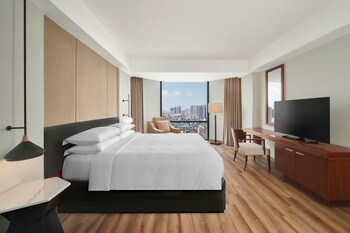 Suite presidencial, 1 cama King size, vista a la ciudad | 1 habitación, ropa de cama hipoalergénica y minibar