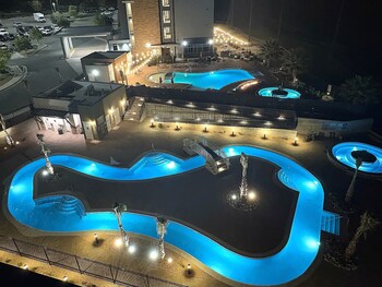 Außenpool, geöffnet von 06:00 Uhr bis 23:00 Uhr, Cabañas (kostenlos)